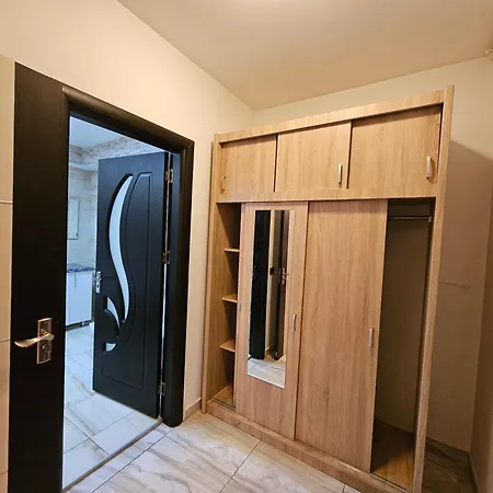 Elena Isaran - Coresi Apartman